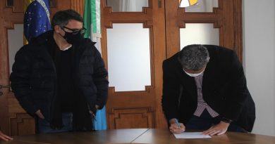 Município recebe recursos para ações de infraestrutura urbana e aquisição de maquinário Município recebe recursos para ações de infraestrutura urbana e aquisição de maquinário
